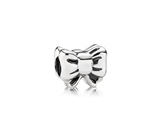 Pandora Perfect Gift Christmas Charm image