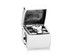 Exclusive Pandora Club charm opened image
